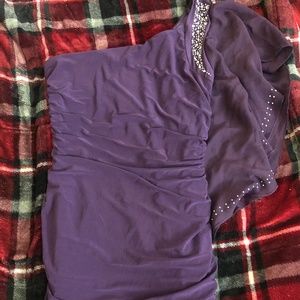 One-shoulder purple dress